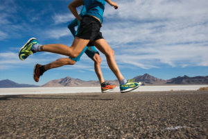 увеличение расстояний и темпов бега. Это просто опасно для здоровья